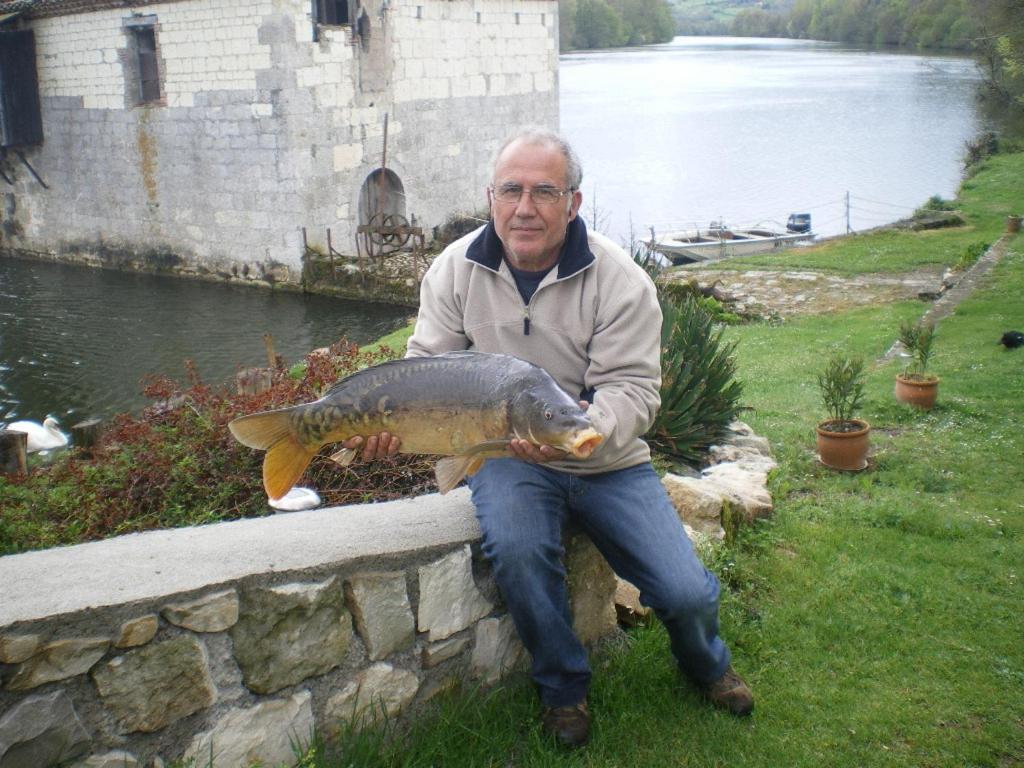 Chambres d'Hôtes Moulin de Rigoulières Saint-Sylvestre-sur-Lot Esterno foto