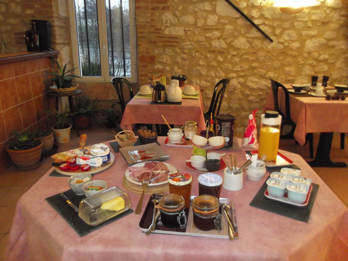 Chambres d'Hôtes Moulin de Rigoulières Saint-Sylvestre-sur-Lot Esterno foto